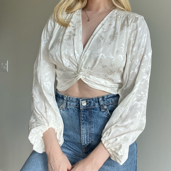 Zara blouse twist crop top - Picture 2 of 9